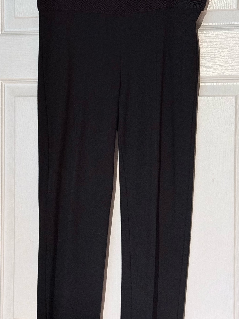 Peter Nygard Black Straight-Leg Ponte Capris